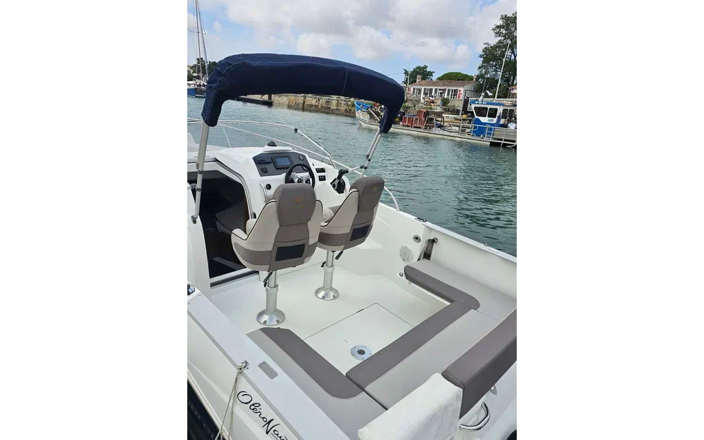 slider 4 Jeanneau Cap Camarat 7.5 WA