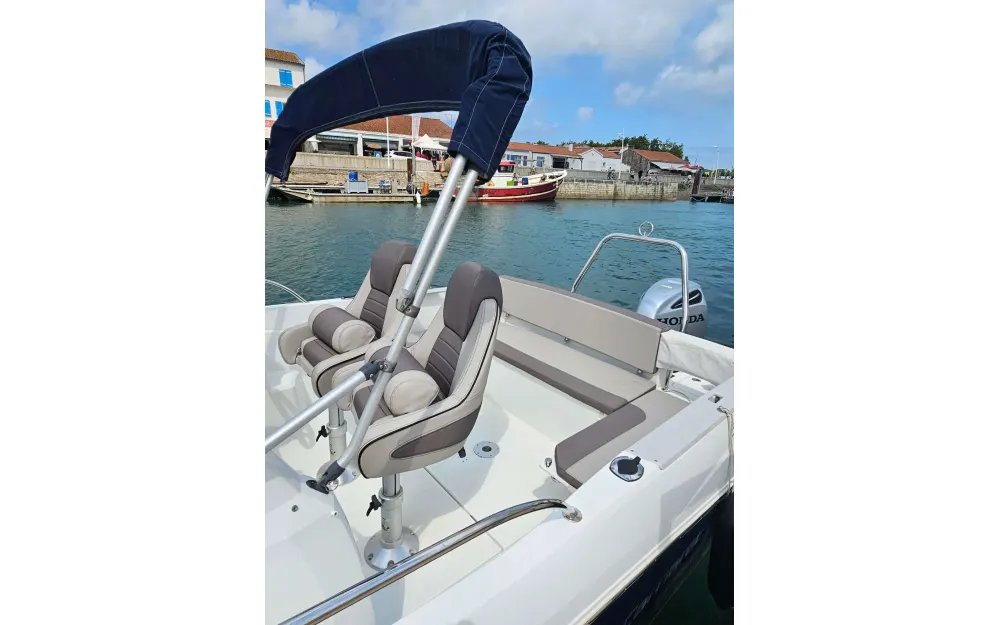 slider 8 Jeanneau Cap Camarat 7.5 WA Serie 2