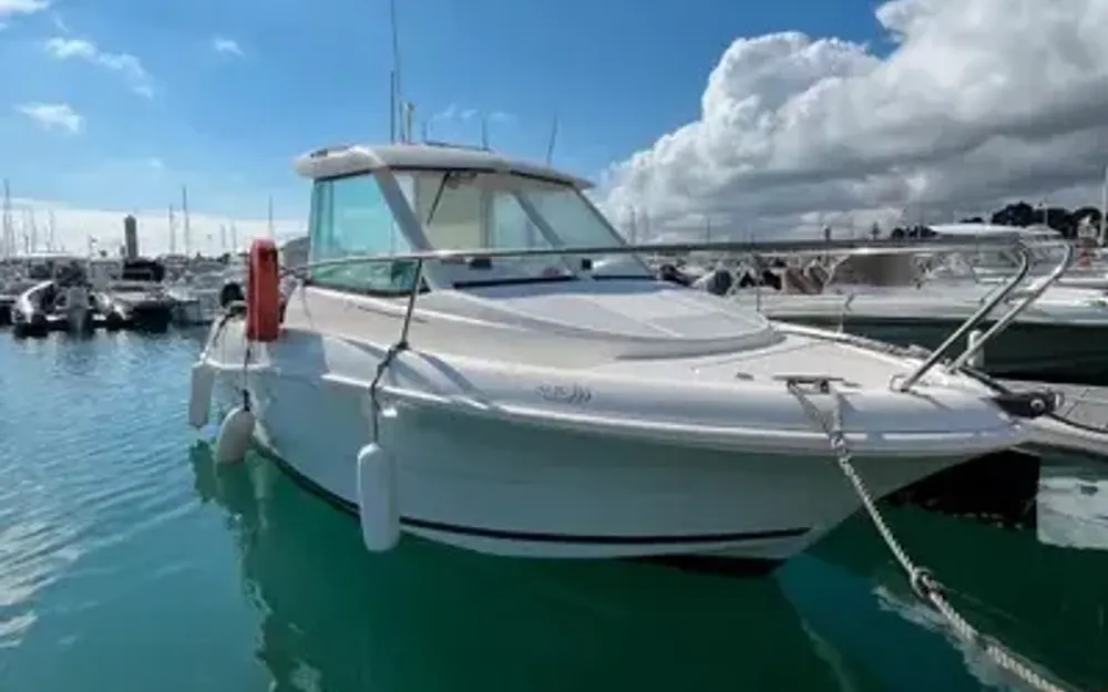 slider 0 Jeanneau Merry Fisher 585