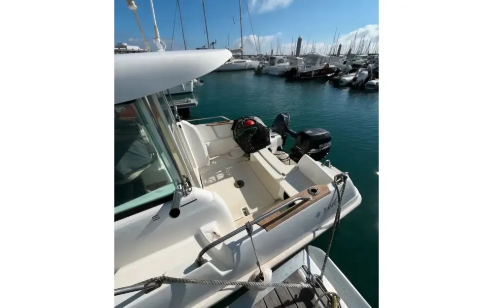 slider 2 Jeanneau Merry Fisher 585