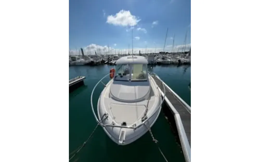 slider 4 Jeanneau Merry Fisher 585