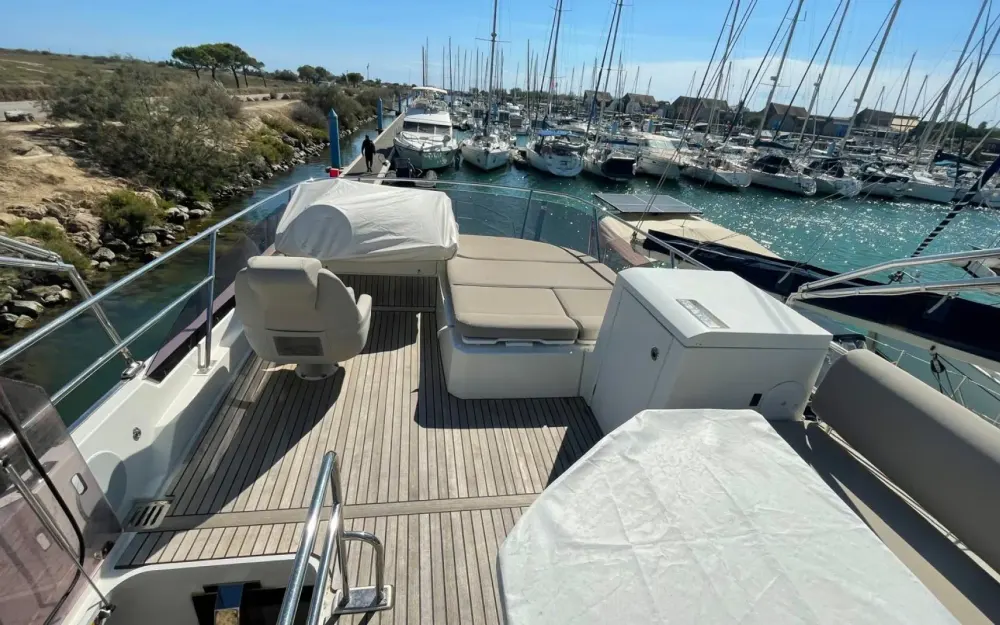 slider 9 Jeanneau Prestige 420 Fly