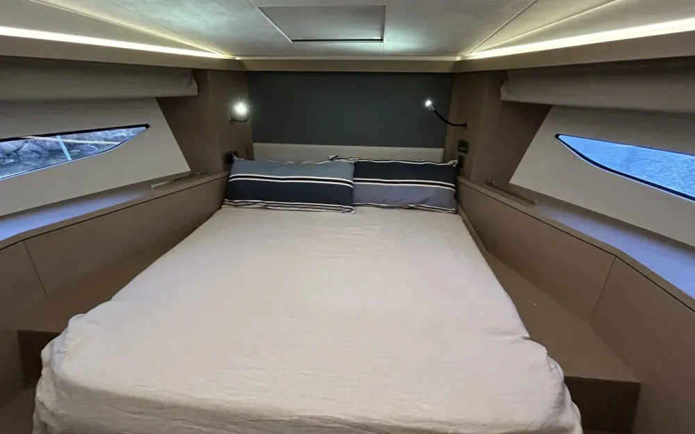 slider 13 Jeanneau Prestige 420 Fly