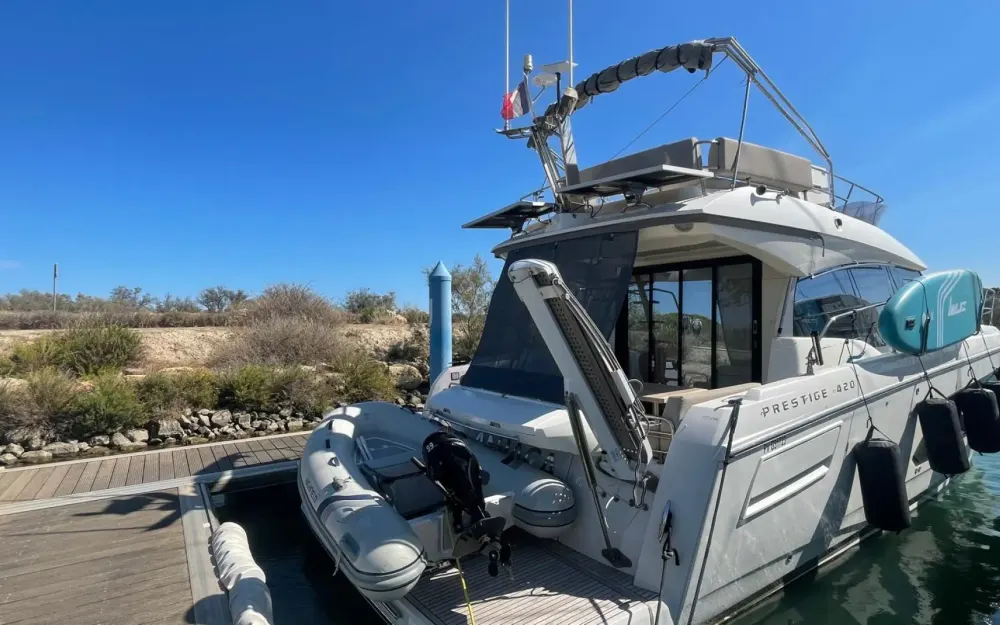 slider 1 Jeanneau Prestige 420 Fly