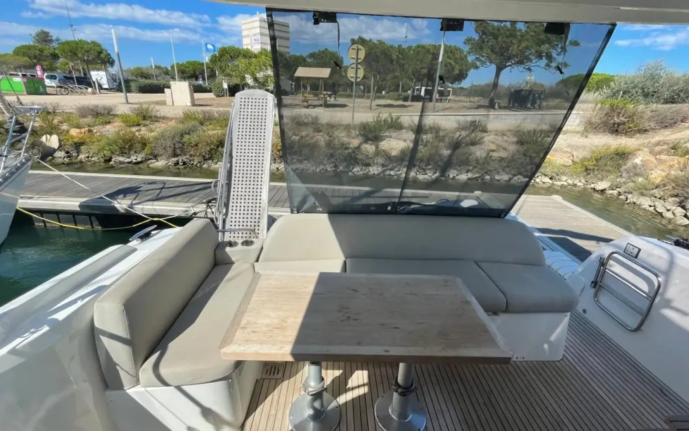 slider 8 Jeanneau Prestige 420 Fly