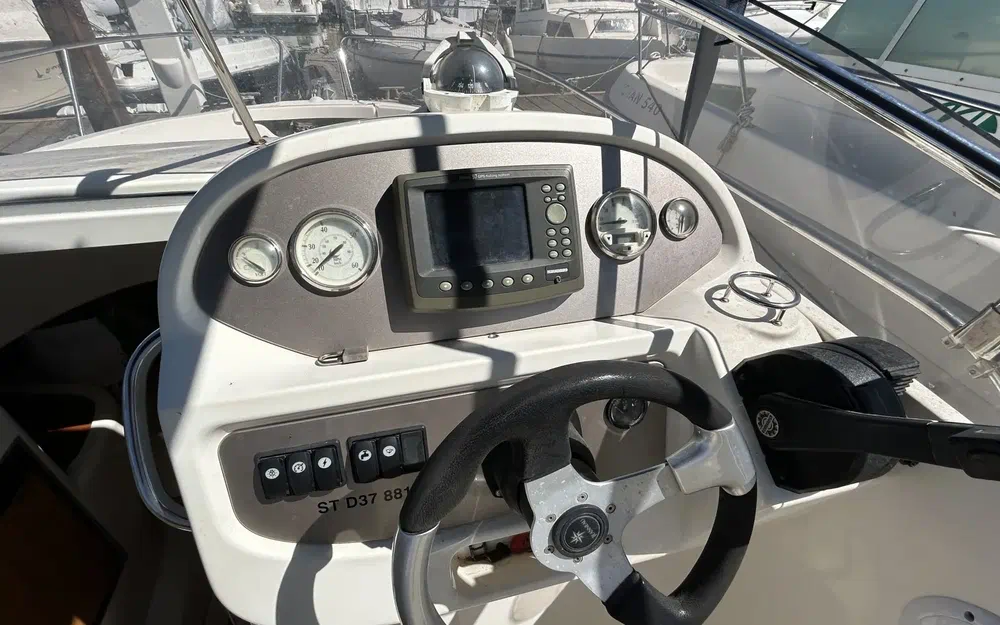 slider 4 Jeanneau Cap Camarat 715