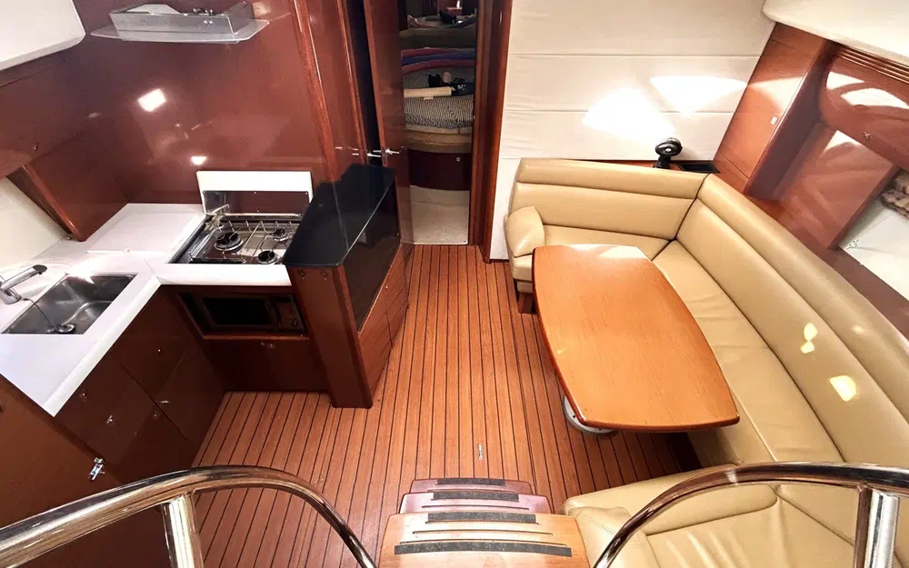 slider 10 Jeanneau Prestige 42