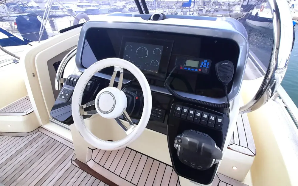 slider 8 Invictus  320 GT
