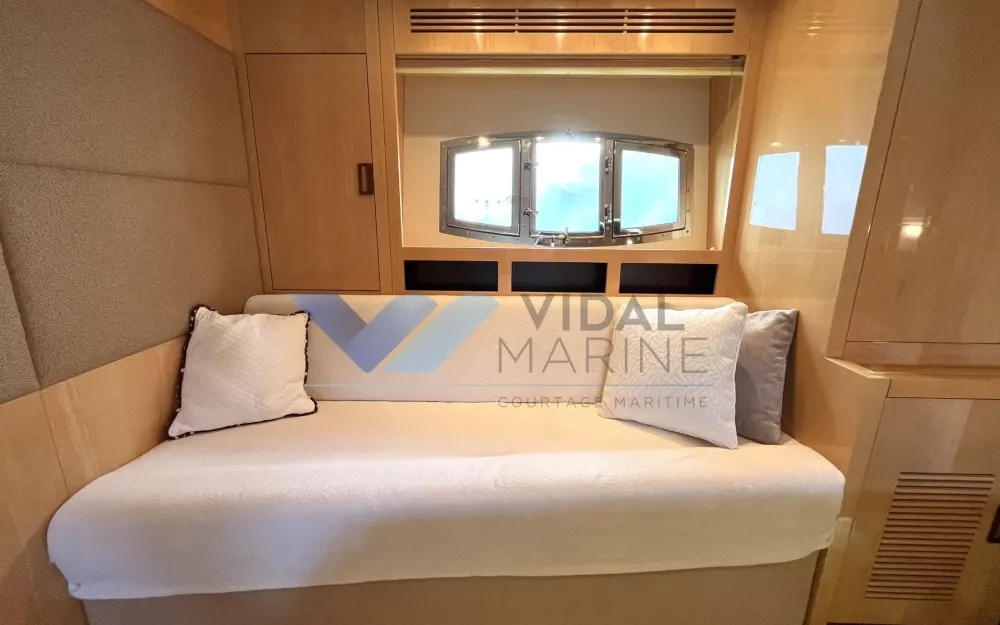 slider 10 Gulf Craft Majesty 56