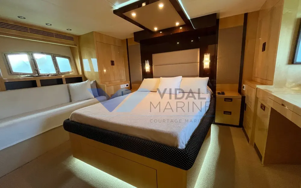 slider 12 Gulf Craft Majesty 56