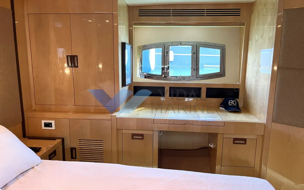 slider 13 Gulf Craft Majesty 56