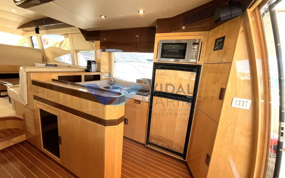 slider 3 Gulf Craft Majesty 56