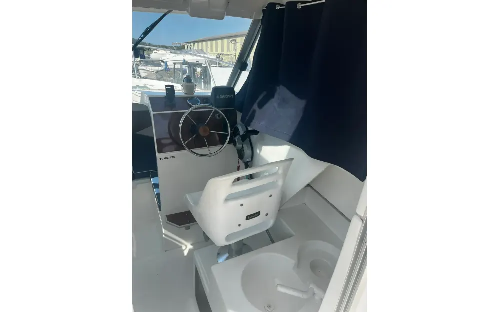slider 6 Jeanneau Merry Fisher 610