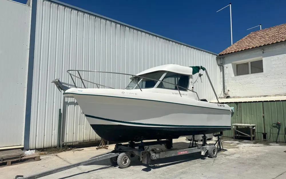 slider 0 Jeanneau Merry Fisher 610