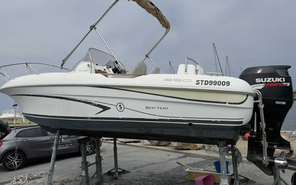 slider 0 Beneteau Flyer 650 Open