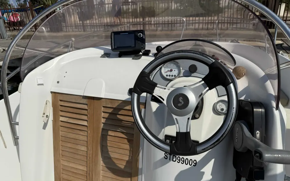 slider 17 Beneteau Flyer 650 Open