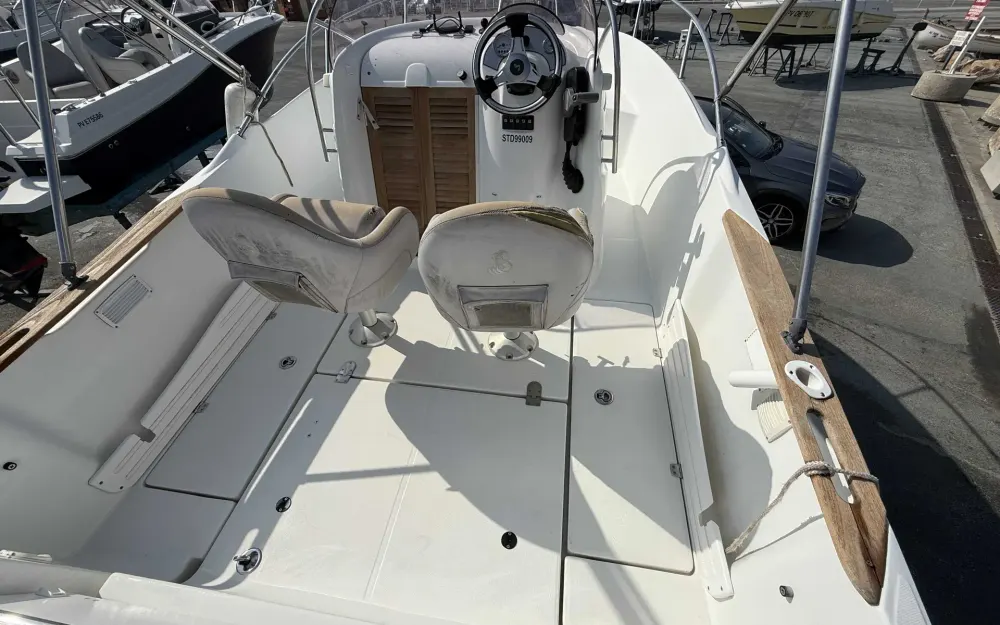 slider 5 Beneteau Flyer 650 Open