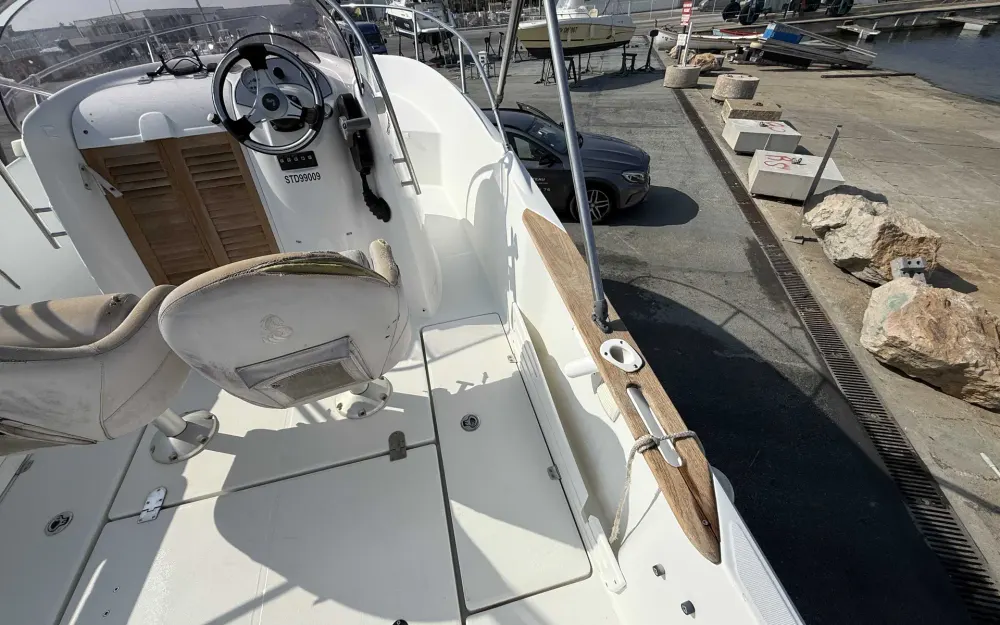 slider 6 Beneteau Flyer 650 Open