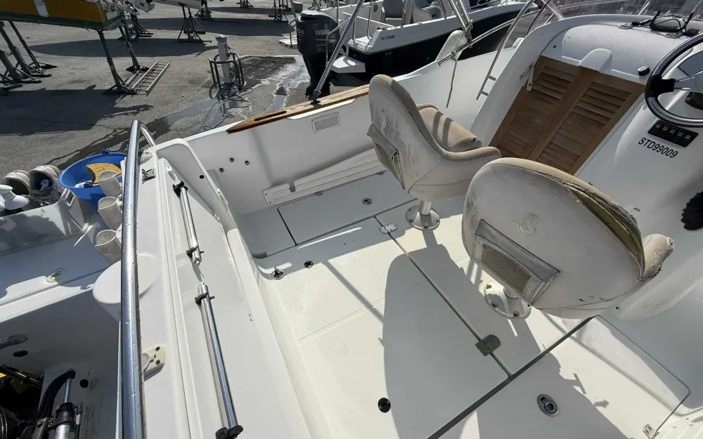 slider 7 Beneteau Flyer 650 Open