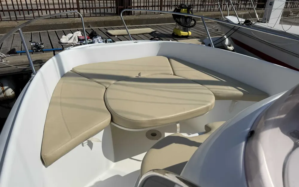 slider 8 Beneteau Flyer 650 Open
