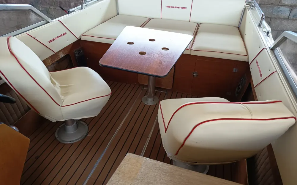slider 24 Schweizer Saphir 650 GT
