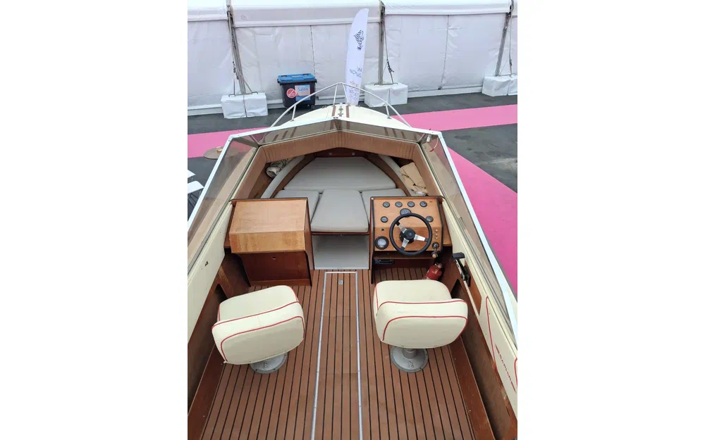 slider 53 Schweizer Saphir 650 GT