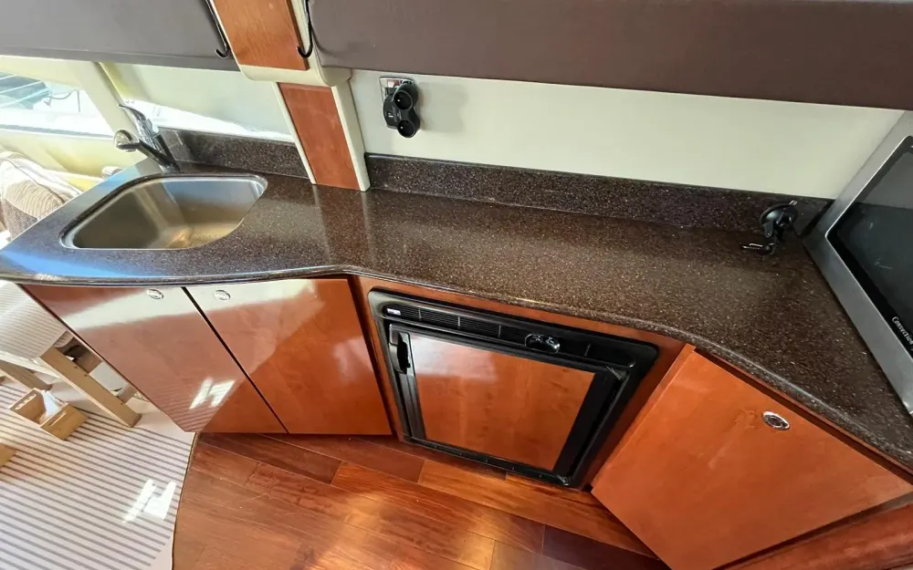 slider 18 Meridian Yacht Sedan 341