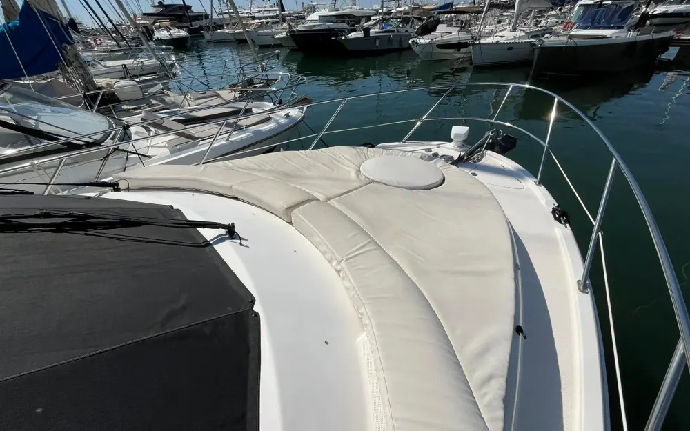 slider 4 Meridian Yacht Sedan 341