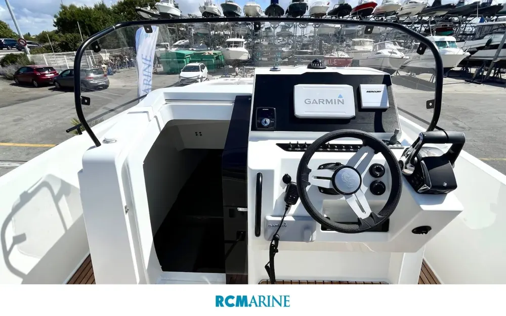 slider 4 Beneteau Flyer 9 Spacedeck