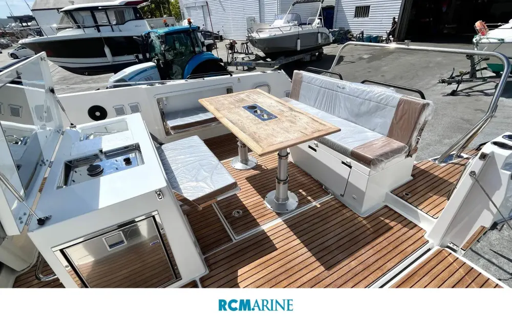 slider 6 Beneteau Flyer 9 Spacedeck