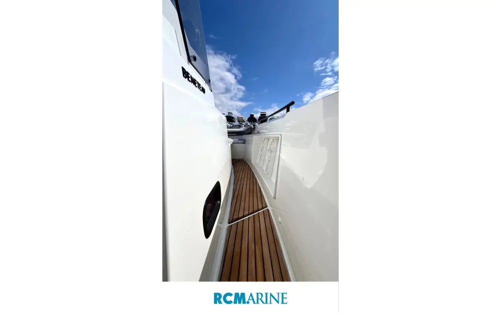 slider 7 Beneteau Flyer 9 Spacedeck