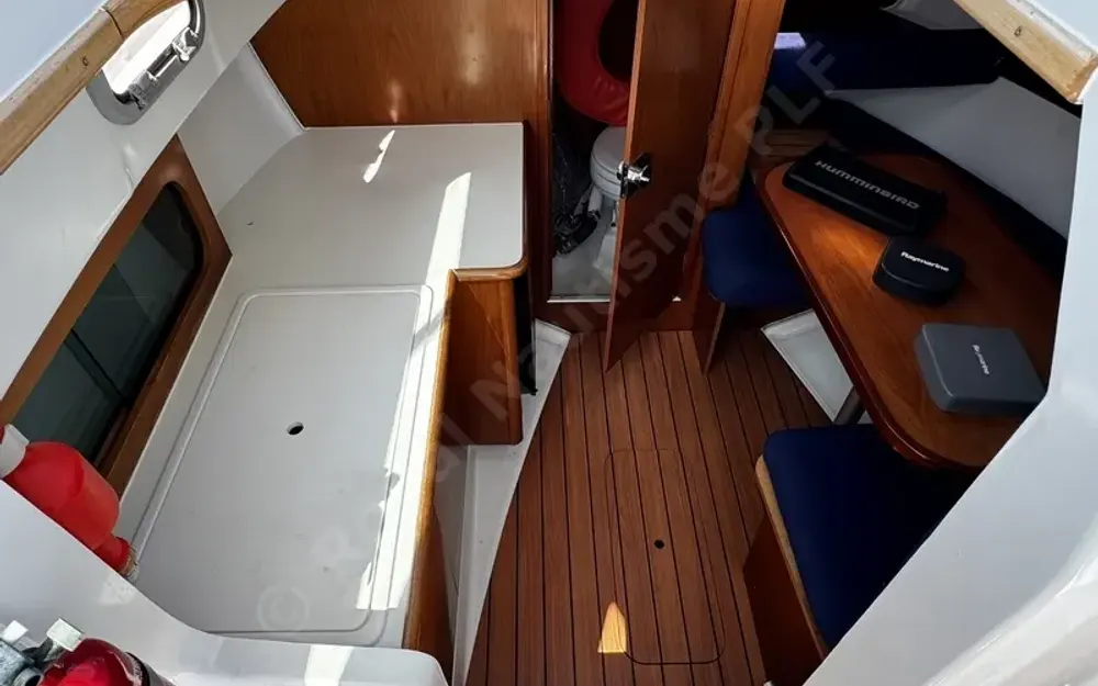 slider 15 Beneteau Antares 710