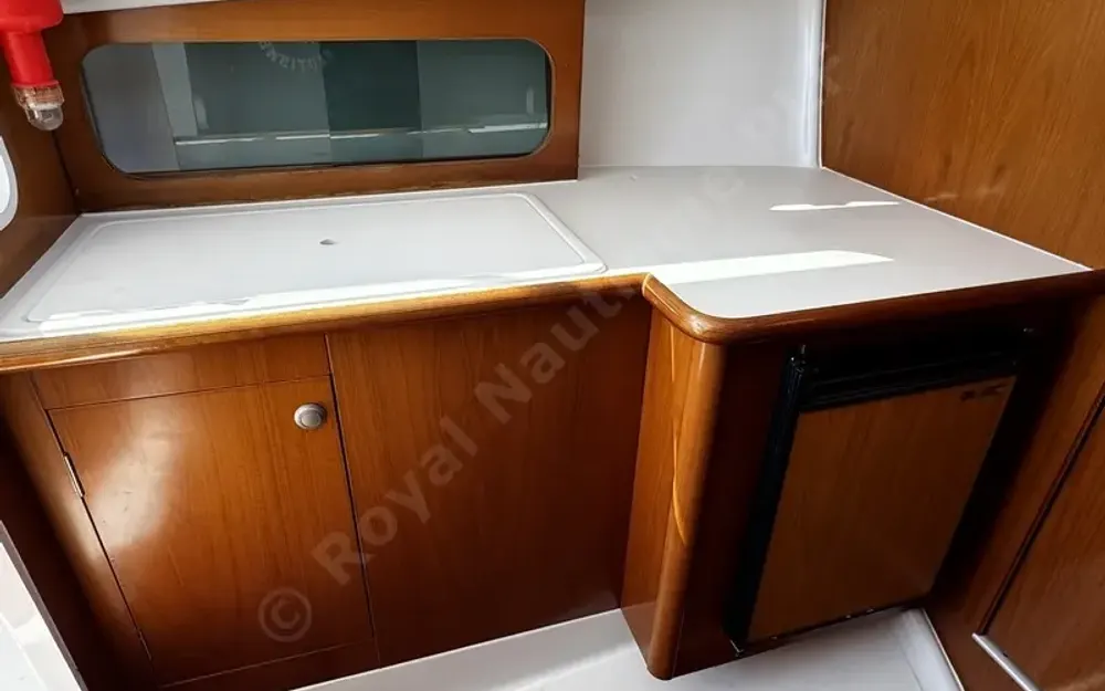slider 17 Beneteau Antares 710