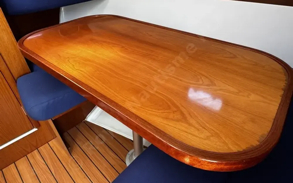 slider 18 Beneteau Antares 710