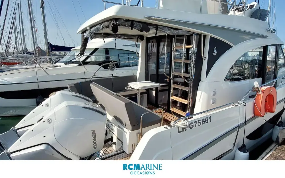 slider 3 Beneteau Antares 11 Fly
