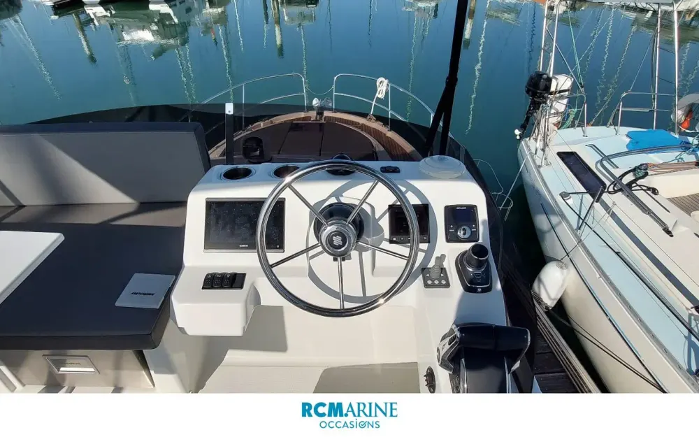 slider 29 Beneteau Antares 11 Fly