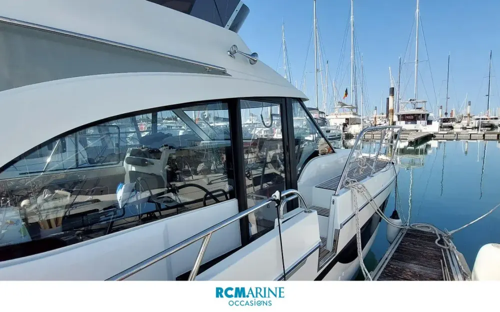 slider 4 Beneteau Antares 11 Fly