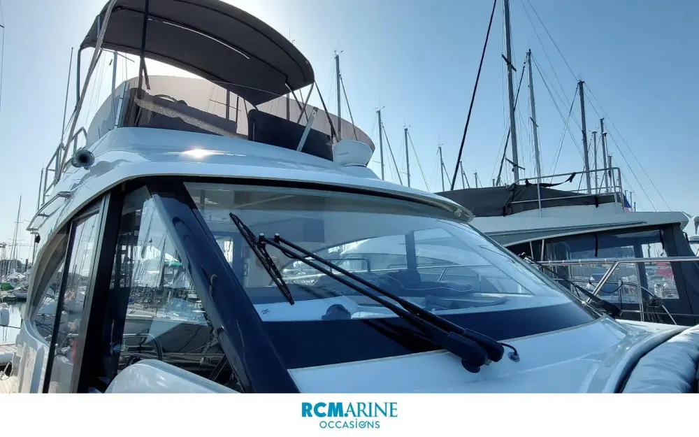 slider 6 Beneteau Antares 11 Fly