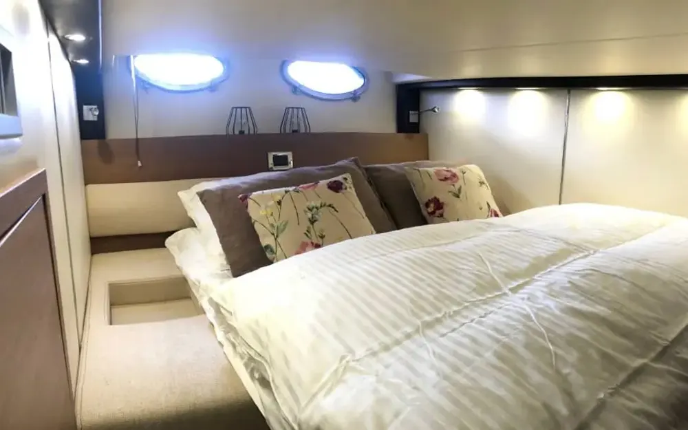 slider 12 Azimut Atlantis 40