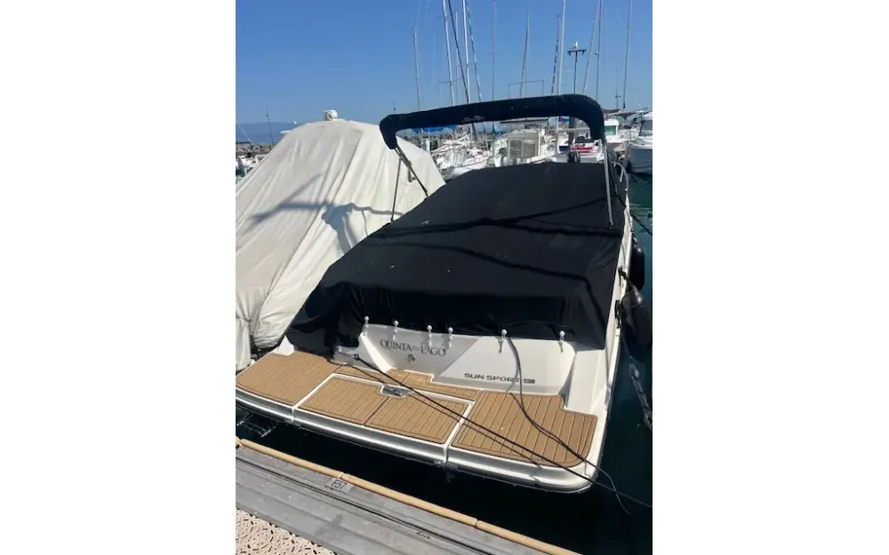 slider 1 Sea Ray  230 Sun Sport