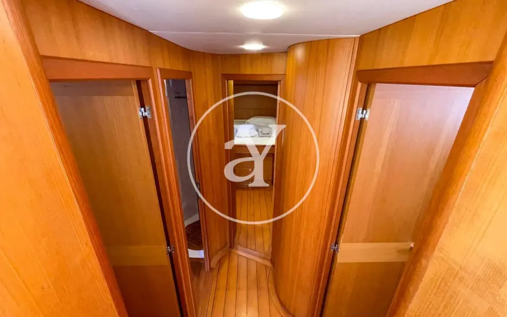 slider 10 Franchini Yachts Emozione 55 Fly