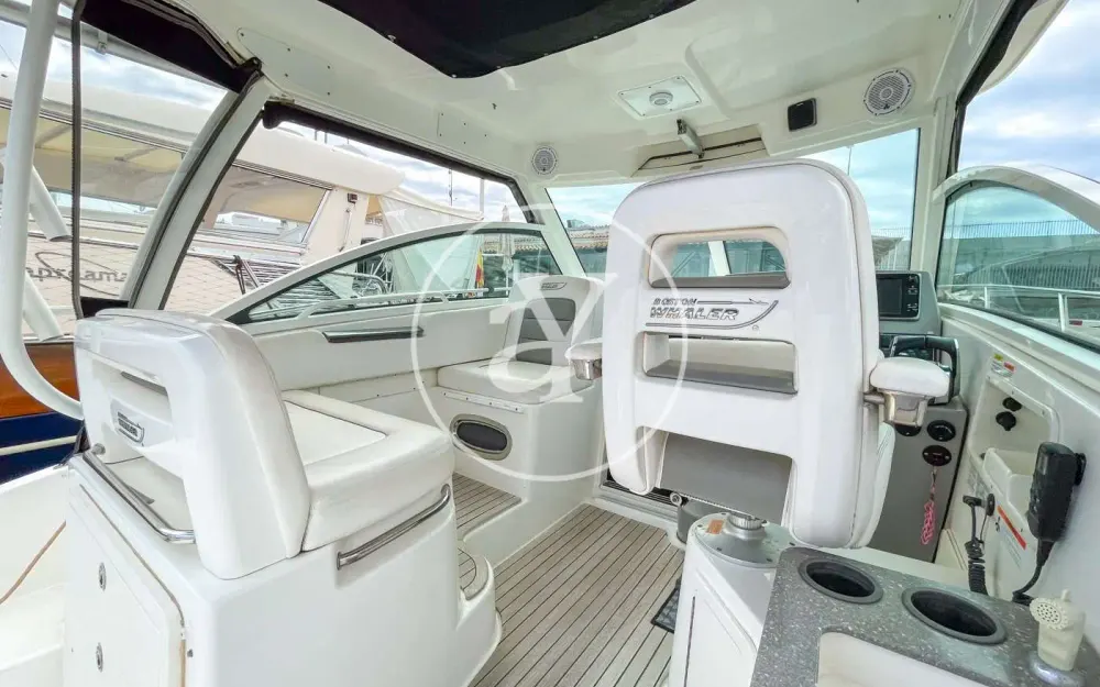 slider 16 Boston Whaler  315 Conquest