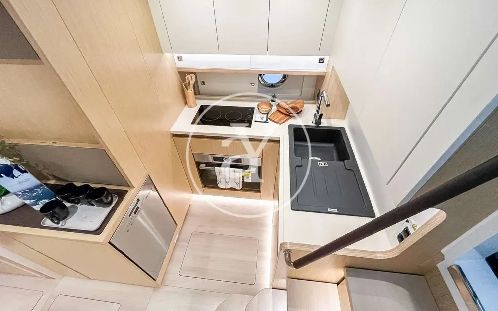 slider 11 Sealine  S430
