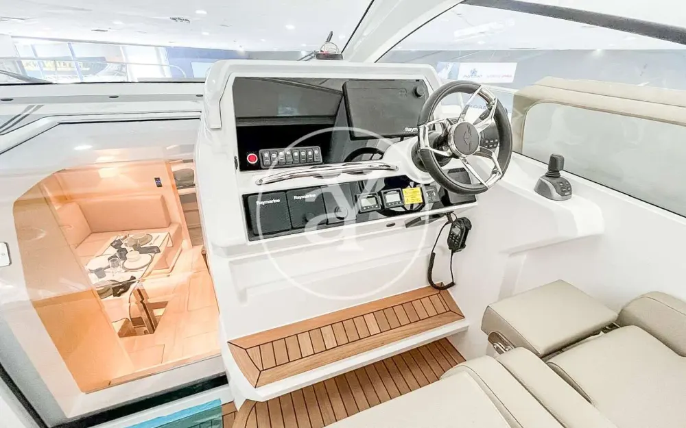 slider 18 Sealine  S430