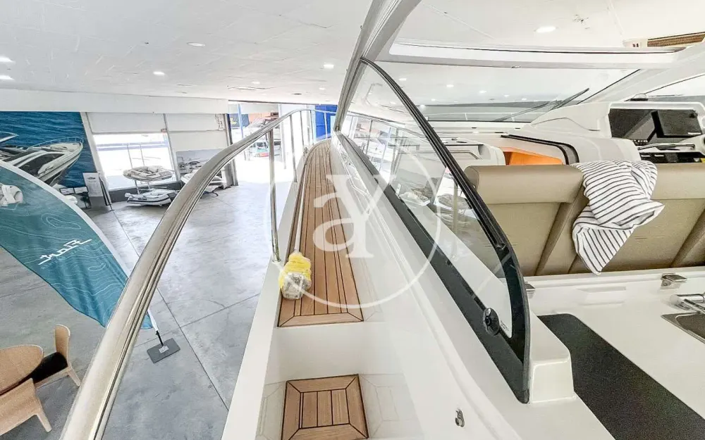 slider 28 Sealine  S430