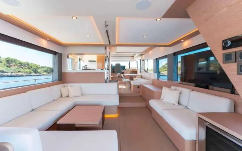 slider 17 Beneteau Grand Trawler 62