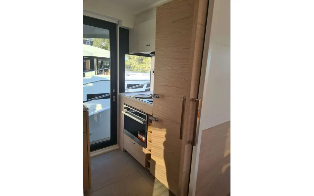 slider 22 Beneteau Grand Trawler 62