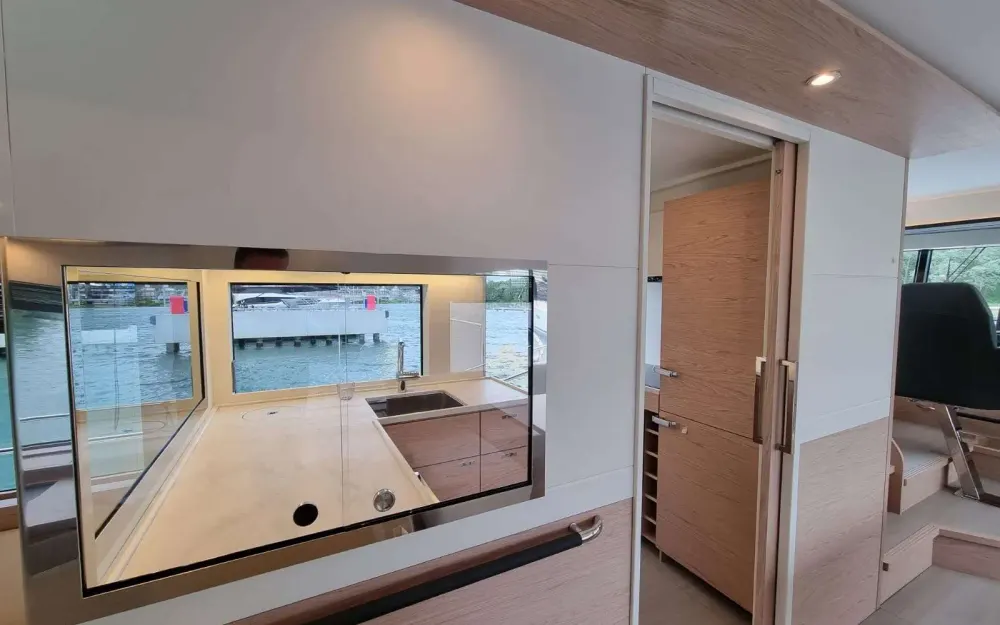 slider 31 Beneteau Grand Trawler 62