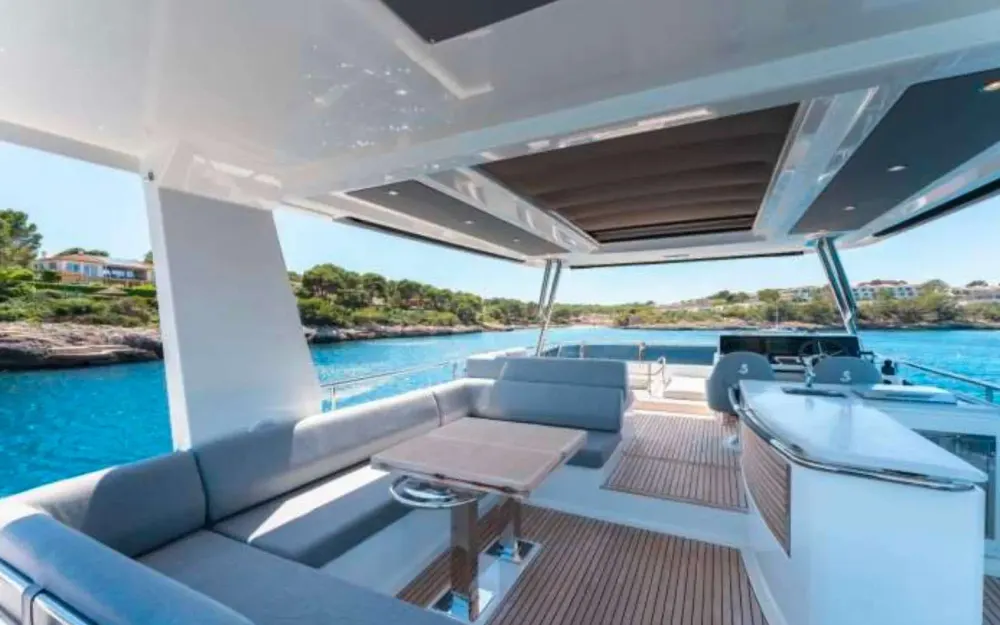 slider 34 Beneteau Grand Trawler 62