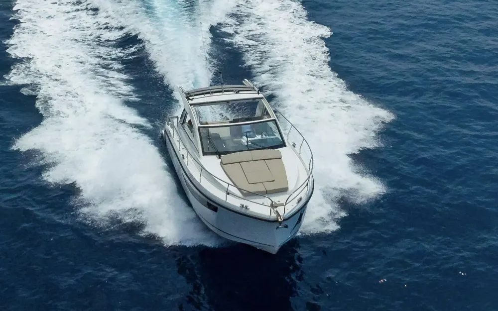 slider 23 Sealine  330 Sport